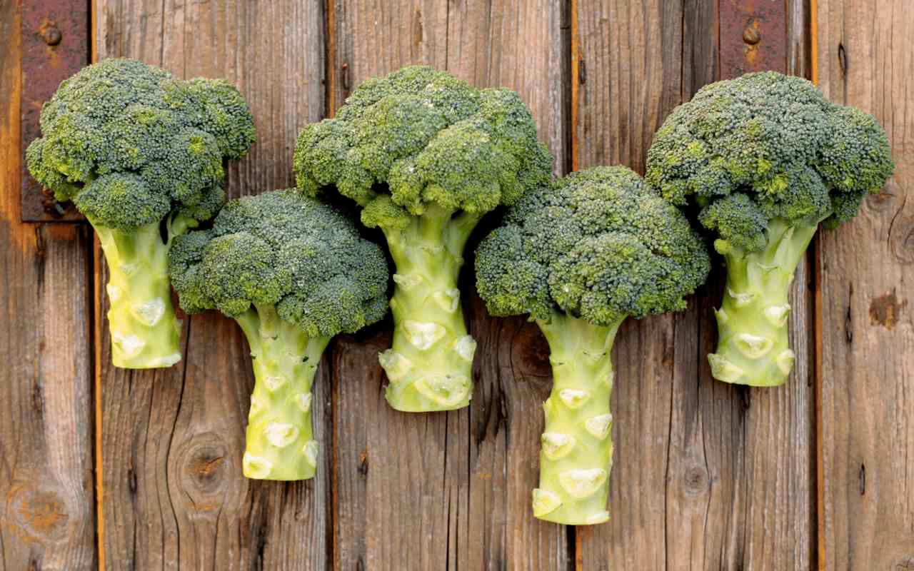 Mangiare broccoli ingialliti fa bene